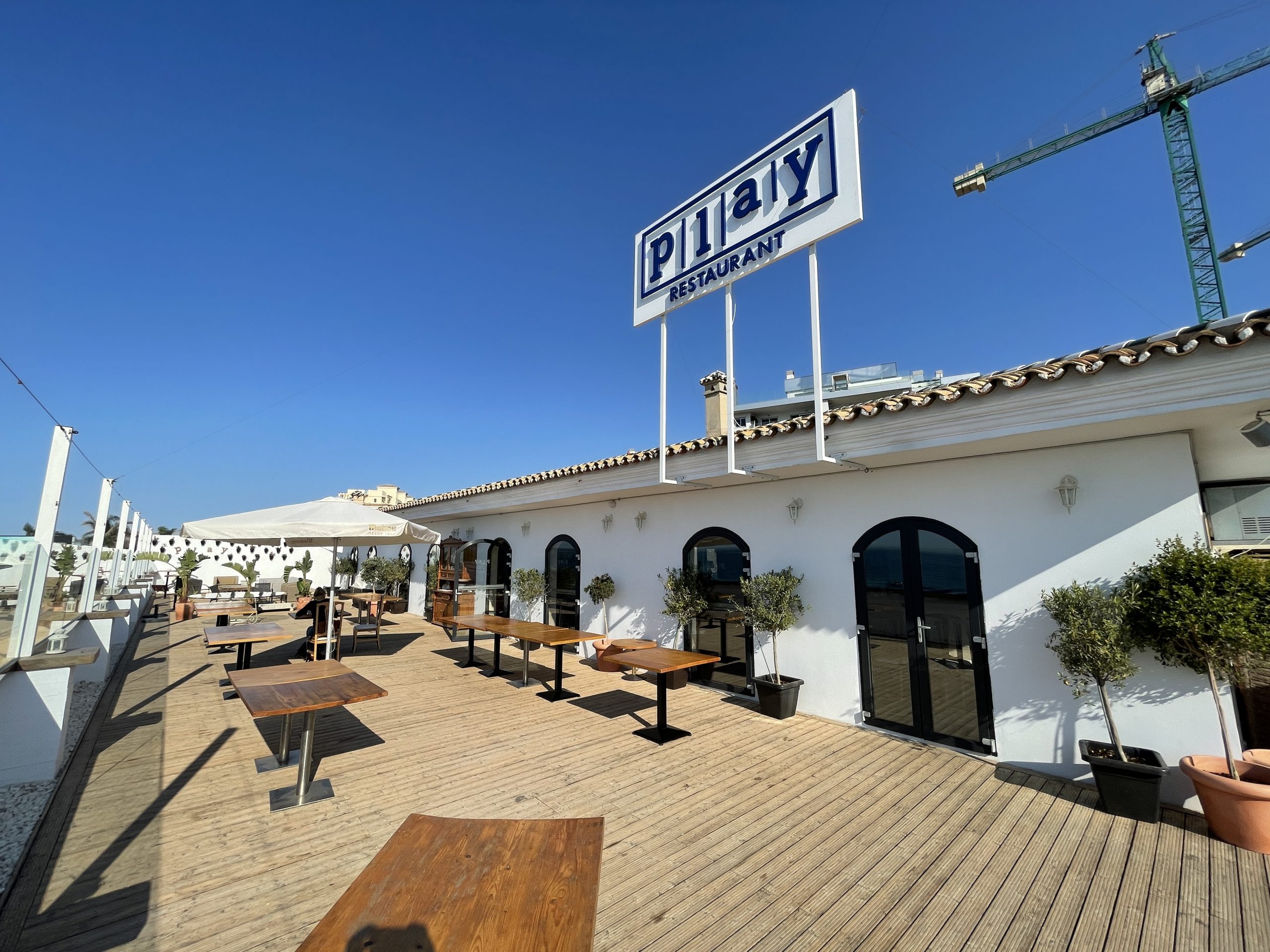 Restaurant/Nightclub ‘Play’ For Sale With Waterfront Position in Mijas Costa
