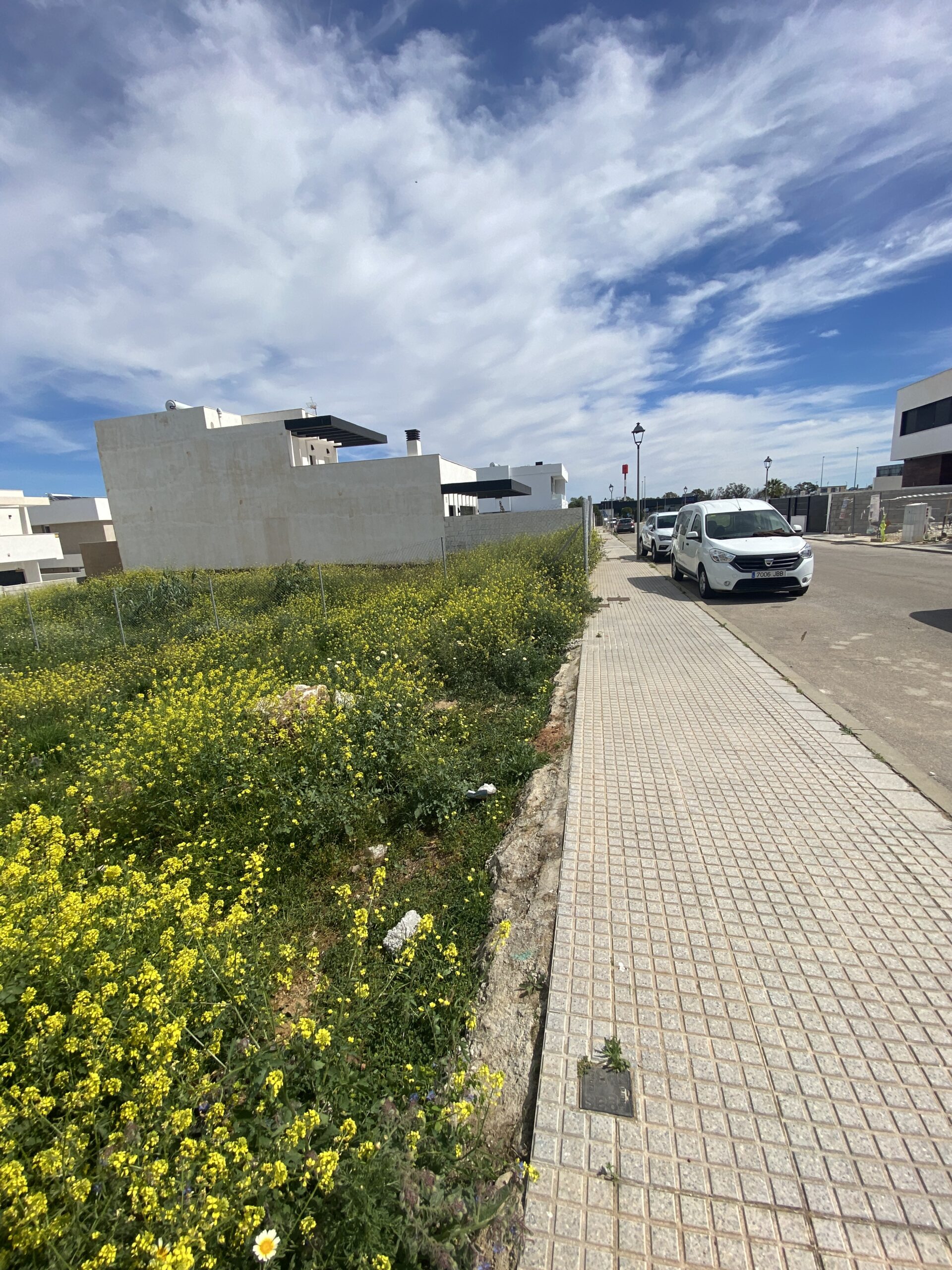 Ready to build Urban Plot with project for a 3 floor semi-detached villa in a privileged area of Alhaurin de la Torre