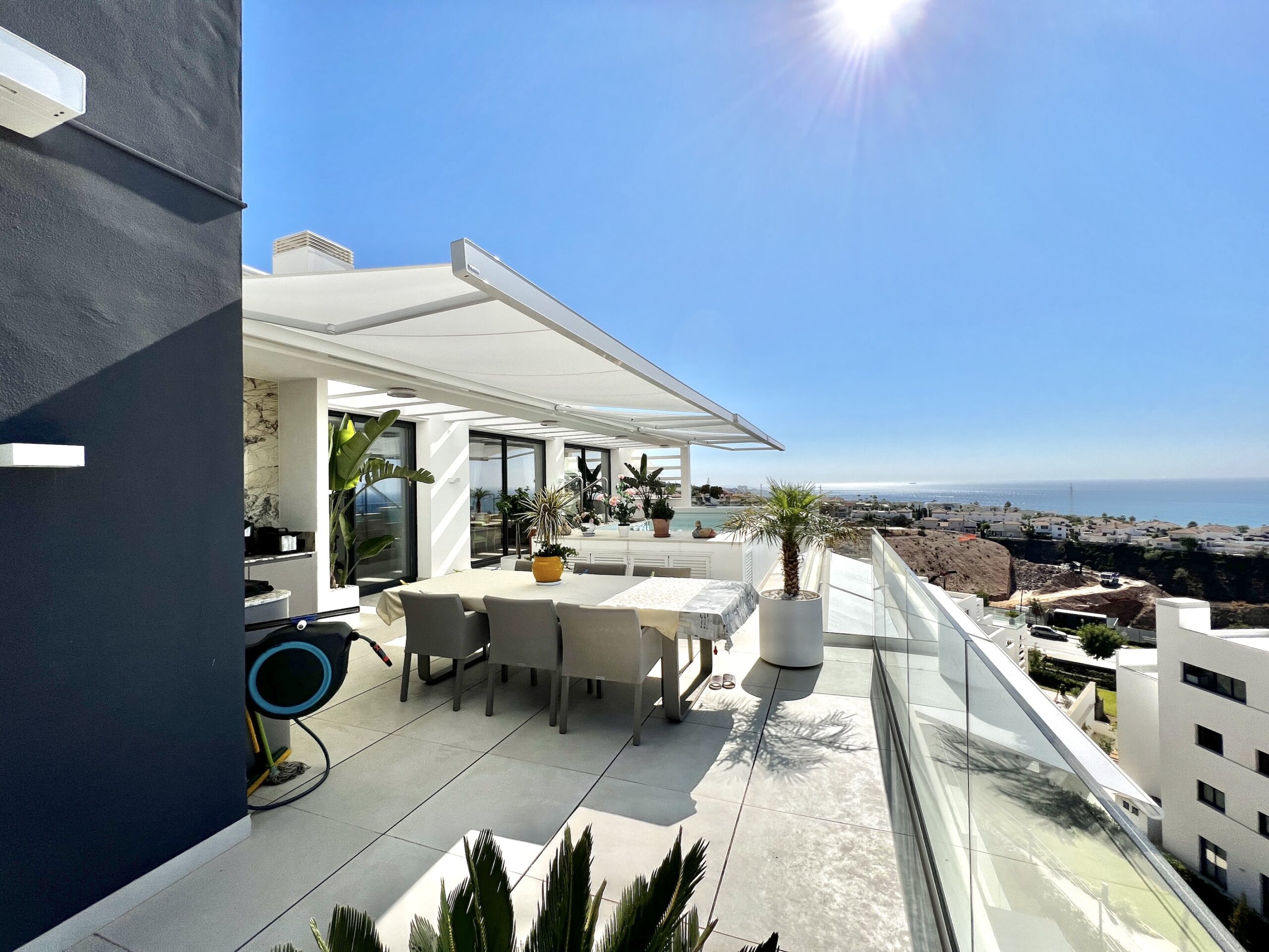 Luxury ’SkyVilla’ Penthouse in the Ever Popular Higueron West 217 – Fuengirola